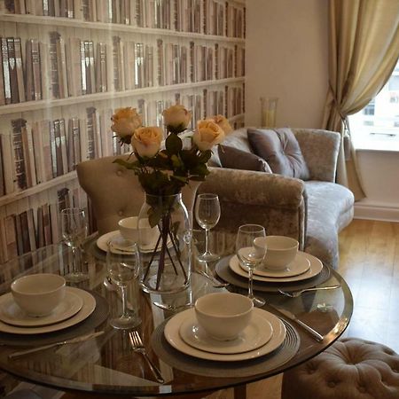 Luxury 2 Bed Apartment Witney Exterior photo