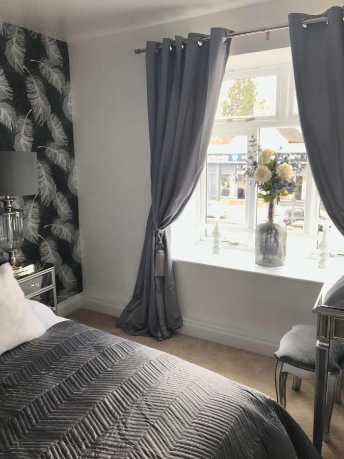 Luxury 2 Bed Apartment Witney Exterior photo