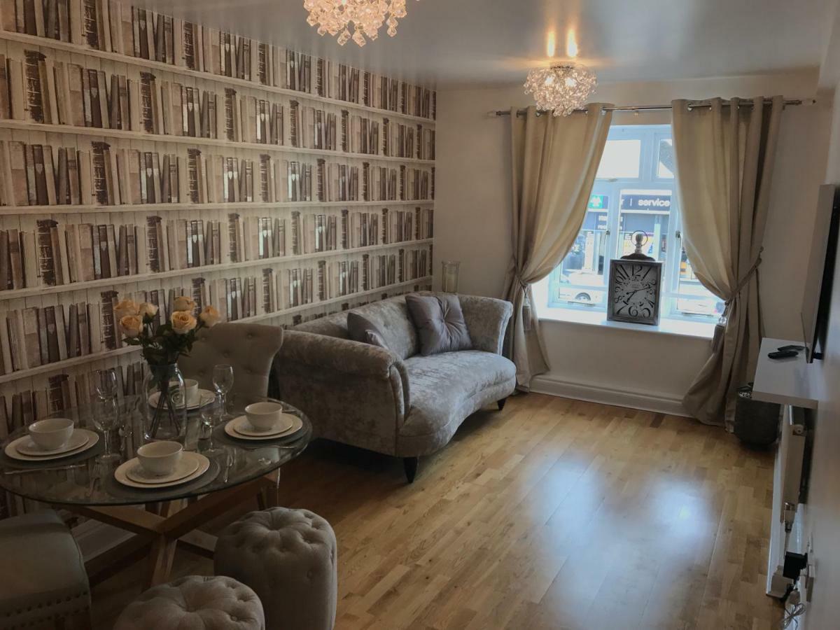 Luxury 2 Bed Apartment Witney Exterior photo