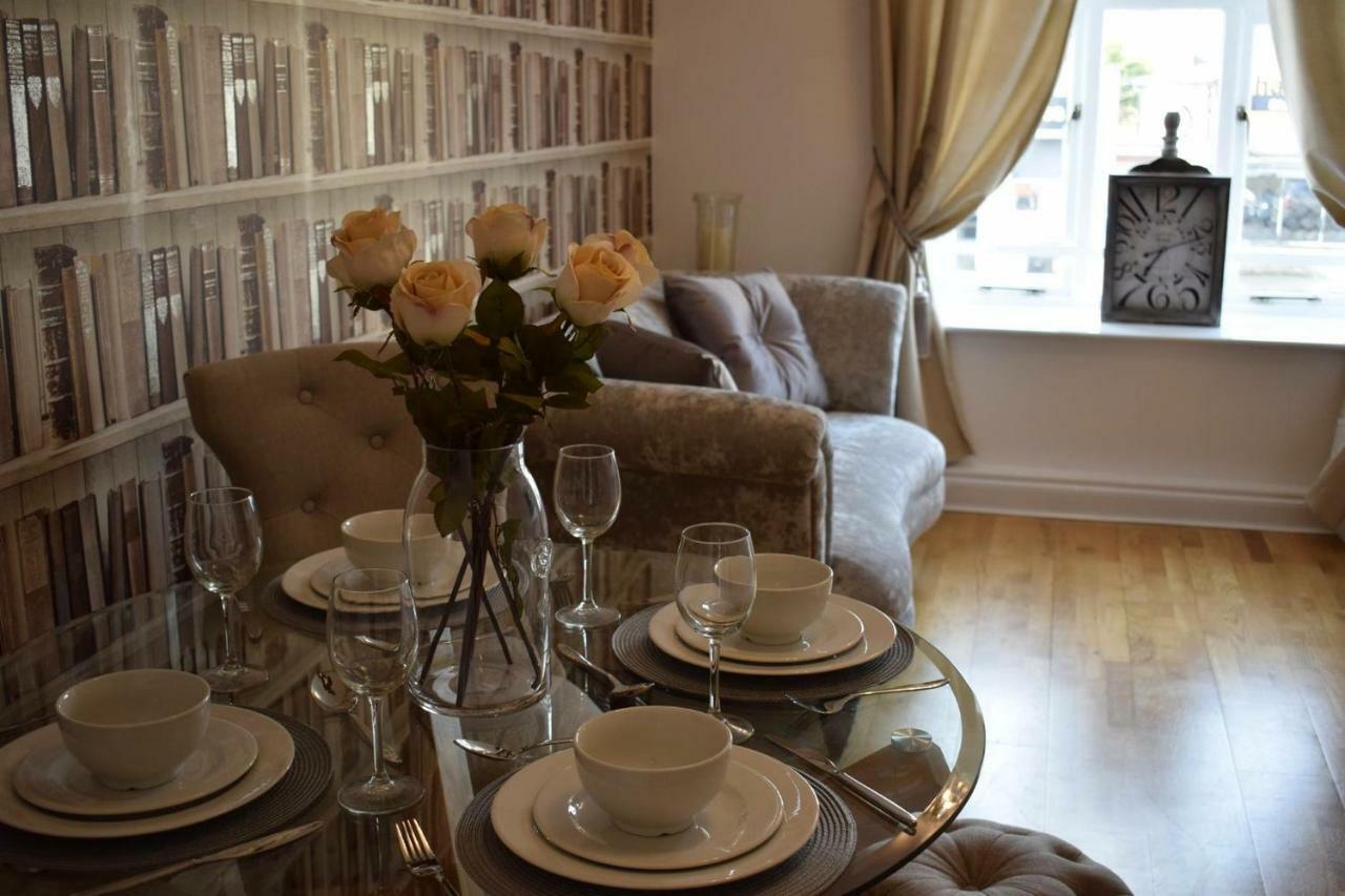 Luxury 2 Bed Apartment Witney Exterior photo