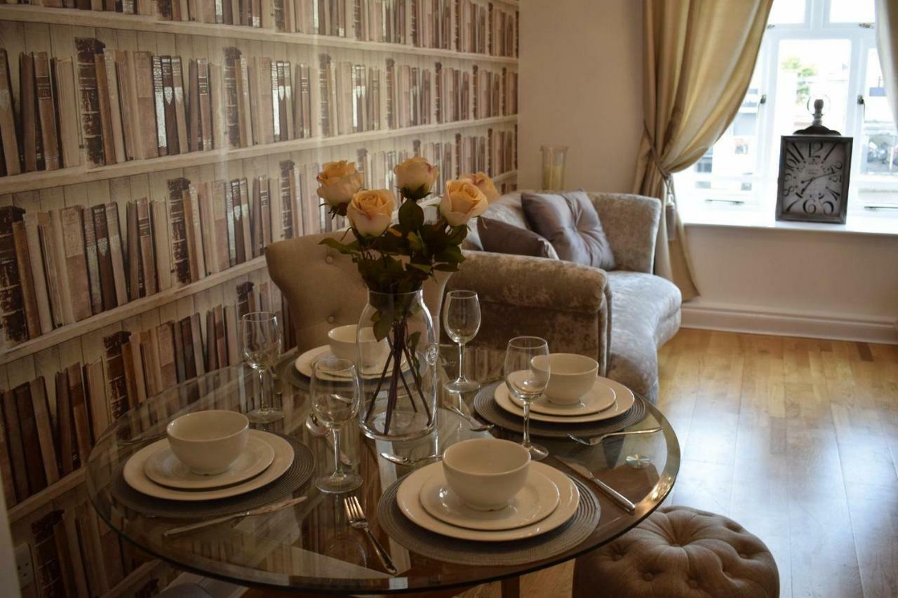 Luxury 2 Bed Apartment Witney Exterior photo